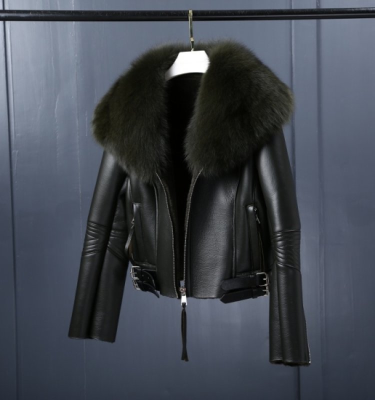 ゴアgoaファーレザージャケット goa（ライダースジャケット）のフリマアイテム一覧