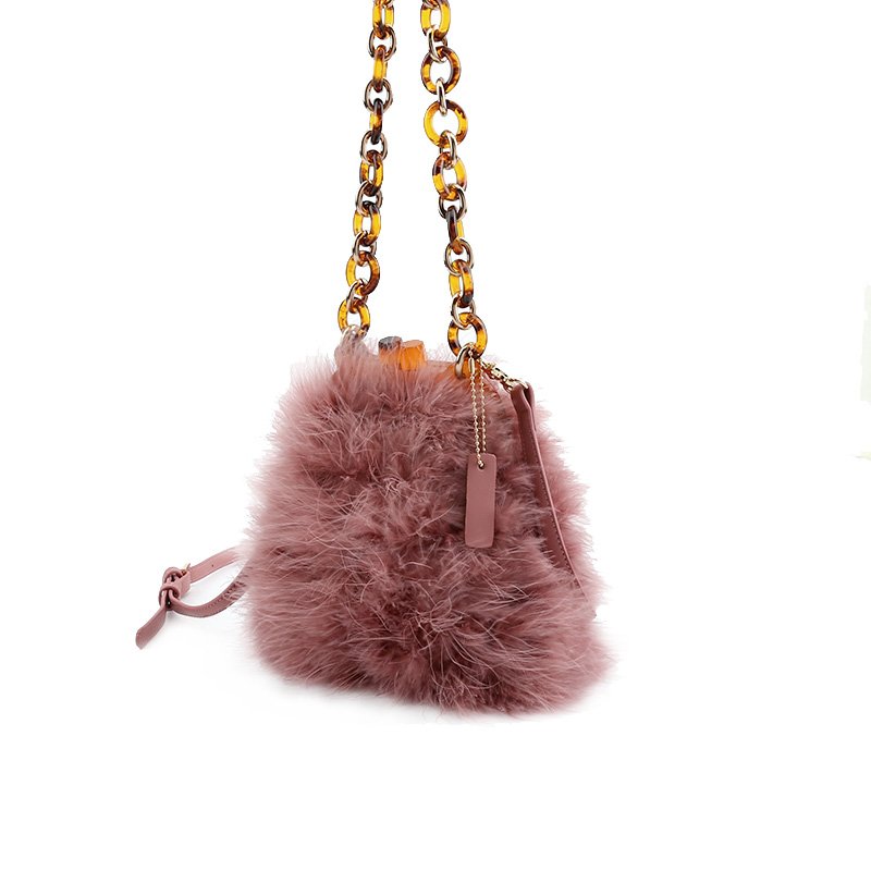 画像2: Real Ostrich Hairy Bag   リアルフェザーチェーンショルダートートバッグ (2)
