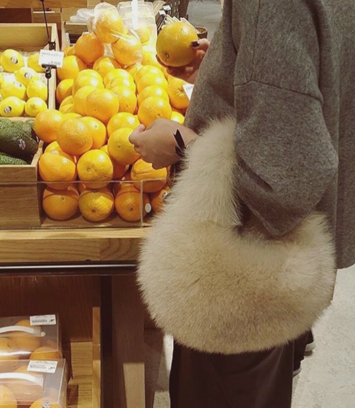 画像4: Real fox fur handcuffs hand-held furbag  tote bag   リアルフォックスファーサークル型トートバッグ (4)