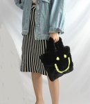 画像4: fake rabbit fur smiley handbag  tote bag   モコモコフェイクエコラビットファースマイル　ニコちゃんトートバッグ (4)