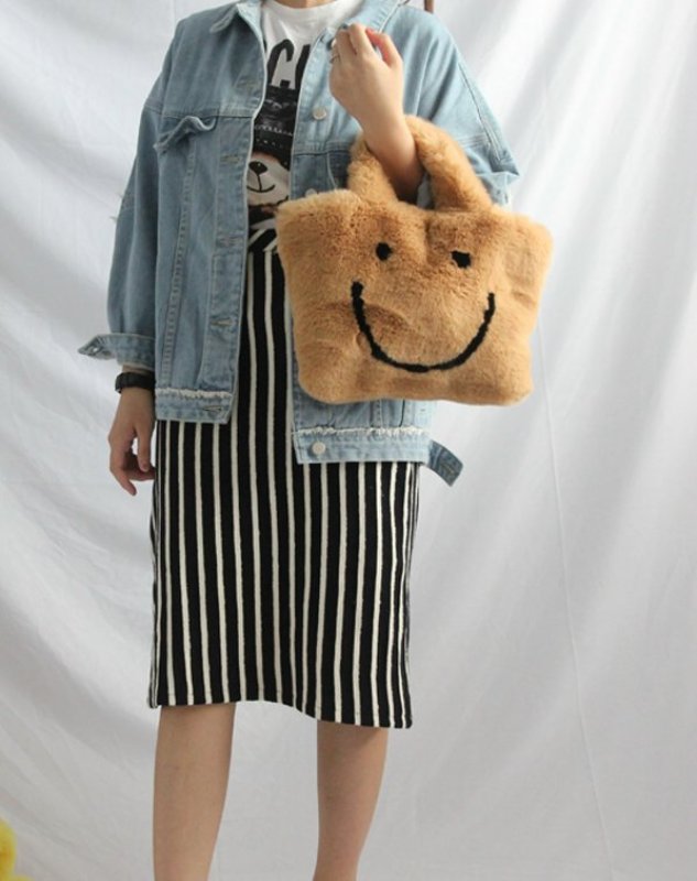 画像3: fake rabbit fur smiley handbag  tote bag   モコモコフェイクエコラビットファースマイル　ニコちゃんトートバッグ (3)