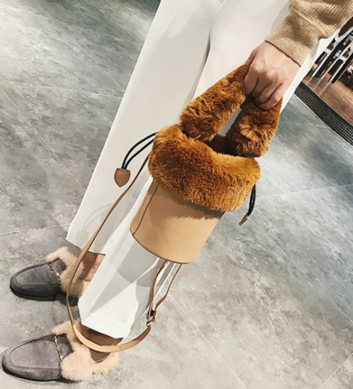 画像6: Small with fur plush bucket tote shoulder Messenger bagファー付トート　ショルダースモールハンドバッグ (6)