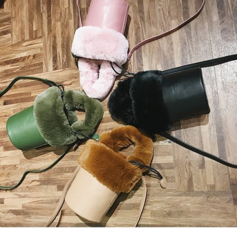 画像5: Small with fur plush bucket tote shoulder Messenger bagファー付トート　ショルダースモールハンドバッグ (5)