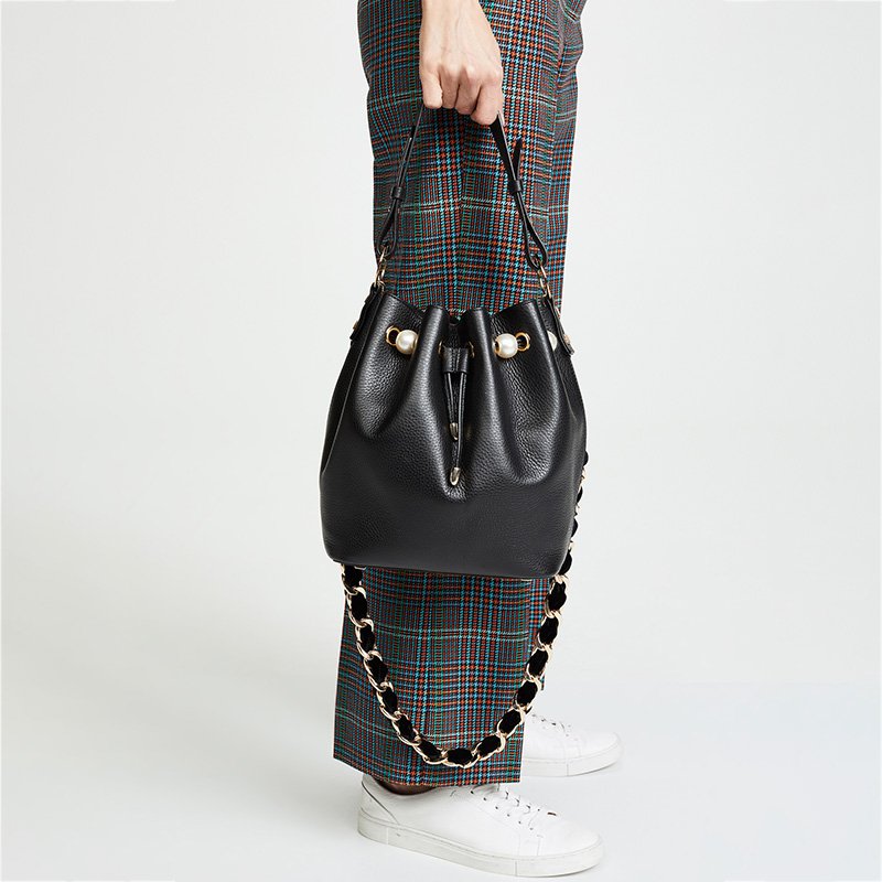 画像1: layer leather small design tote  shoulder Bag 本革レザーパール＆チェーンストラップミニトートショルダーバッグ (1)