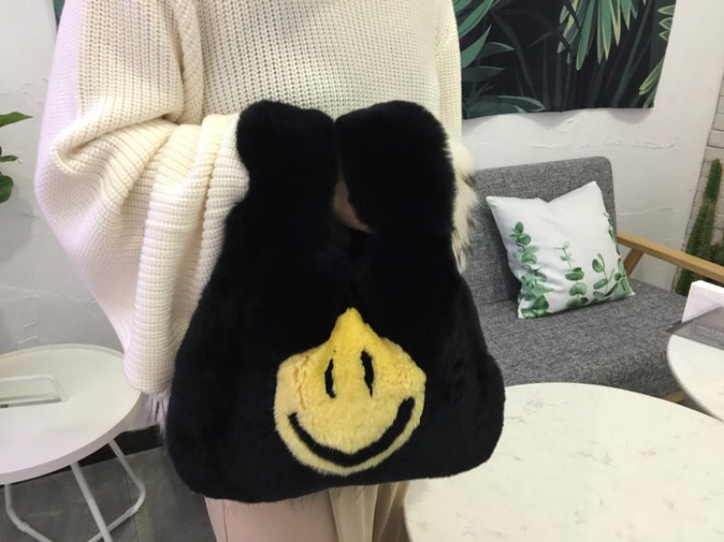 画像7: Big Bang Rex Rabbit Fur Bunny Bag Smile Bag スマイルがポイントのリアルレックスラビットファートート クラッチバック ハンドバック (7)