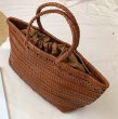 画像2: woven basket child handbag tote  bag スタイリッシュ レザー編みこみ メッシュ 籠かご トート ハンドバック (2)