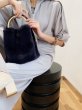 画像4:  woman’s Otter fur Imported water ring hand bucket bag リアルオッターファーリングハンドル2トンカラーバケットトートバック (4)