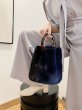 画像8:  woman’s Otter fur Imported water ring hand bucket bag リアルオッターファーリングハンドル2トンカラーバケットトートバック (8)