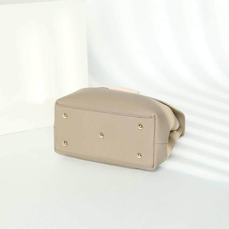 画像12:  woman’s French Style Tote Shoulder 2WAY bag 本革 レザートートショルダーフレンチスタイル２WAYバック　サイズ2種類S、M (12)