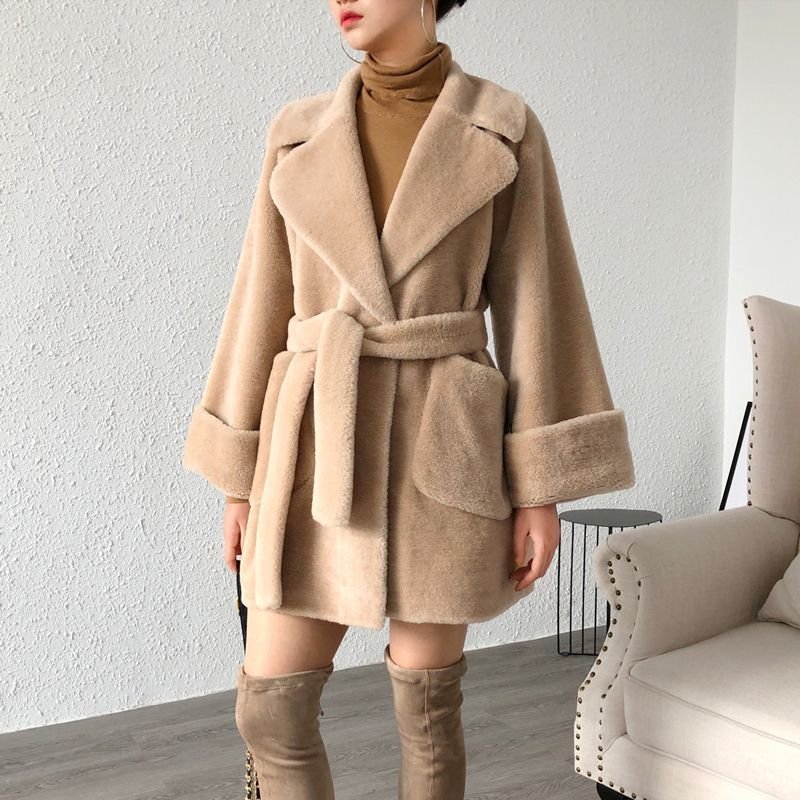 画像4: Women's sheep sheared  Classical Beige Camel Brown Wool Fur coat jacket シープスキンシアドシンプルベルト付きコート (4)
