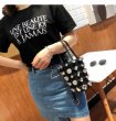 画像8:  woman’s rhinestone bucket bag handbag 　レザーラインストーンのバケツバッグトートバック　 (8)