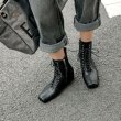 画像6:  women's  leather pleated square head Chelsea short boots  catwalk flat boots シンプルレザーレースアップフラットサイドゴアショートマーチンブーツキャット ブーティブーツ　 (6)