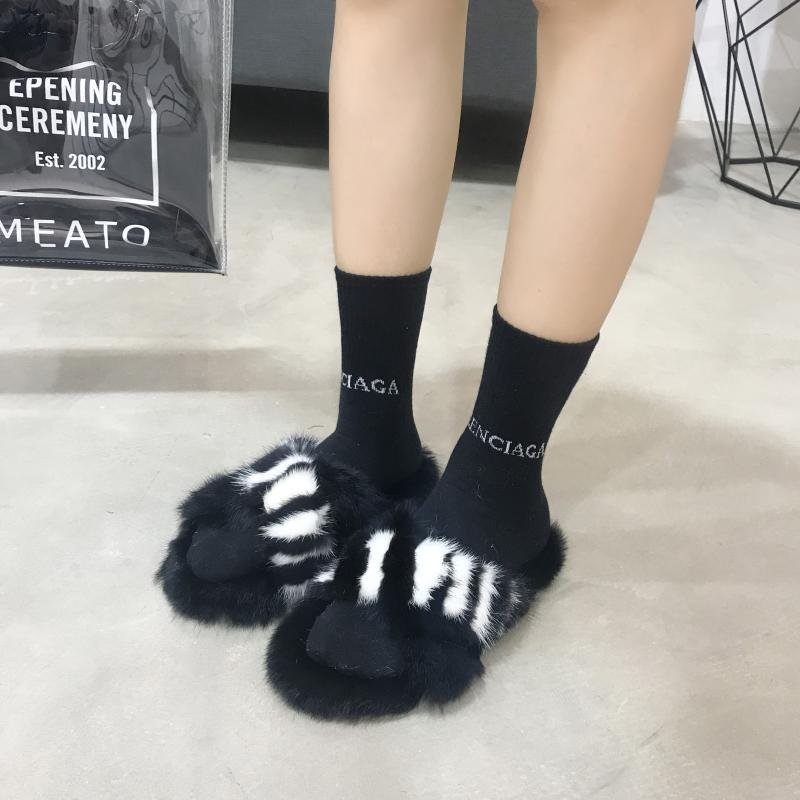 画像5: women's  Black and white stitching fashion rabbit hair cross  slippers Sandals　モコモコラビットファークロスフラットサンダル　パンプス　サンダル (5)
