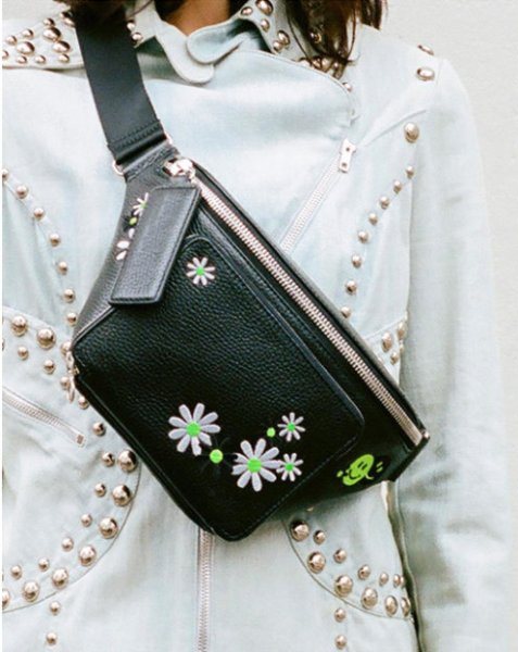 画像1:  woman’s daisy &black embroidered purse chest bags houlder strap cylinder crossbody bag chest bag　デイジー&スマイルにこちゃん刺繍 ブラックシンプルスタイルチェストバッグシングルワイドショルダーストラップシリンダークロスボディバッグチェストバッグ (1)