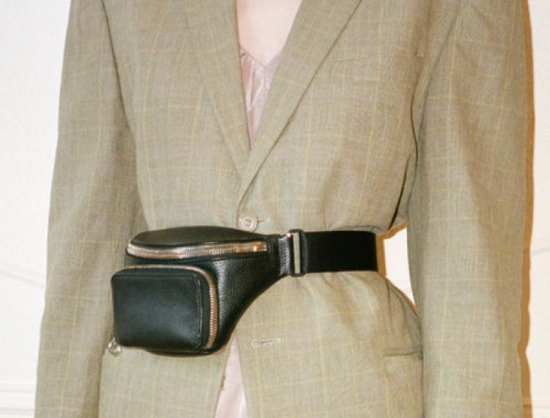 画像4:  woman’s daisy &black embroidered purse chest bags houlder strap cylinder crossbody bag chest bag　デイジー&スマイルにこちゃん刺繍 ブラックシンプルスタイルチェストバッグシングルワイドショルダーストラップシリンダークロスボディバッグチェストバッグ (4)