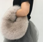 画像3:  woman’s real Fox  hair hand   fur plush bag リアルフォックスファーサークル型モコモコファーバック　トートバック　ハンドバック (3)
