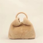 画像2: Woman’s  small designer leather lamb hair chain shoulder slung bucket bag handbag リアルレザー＆シープスキンファー スモールトート ショルダー ハンドバッグ (2)