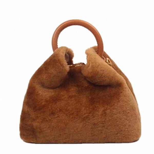画像1: Woman’s  small designer leather lamb hair chain shoulder slung bucket bag handbag リアルレザー＆シープスキンファー スモールトート ショルダー ハンドバッグ (1)