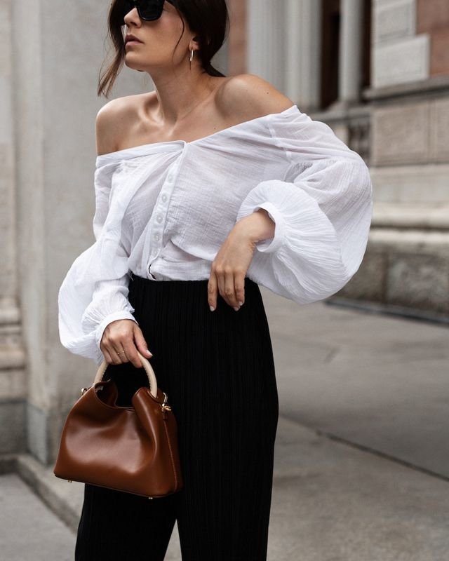 画像11: Woman’s  small designer leather lamb hair chain shoulder slung bucket bag handbag リアルレザー&シープスキンファー スモールトート ショルダー ハンドバッグ (11)