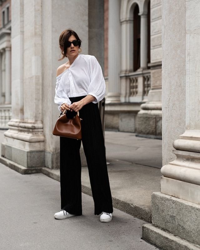 画像12: Woman’s  small designer leather lamb hair chain shoulder slung bucket bag handbag リアルレザー&シープスキンファー スモールトート ショルダー ハンドバッグ (12)