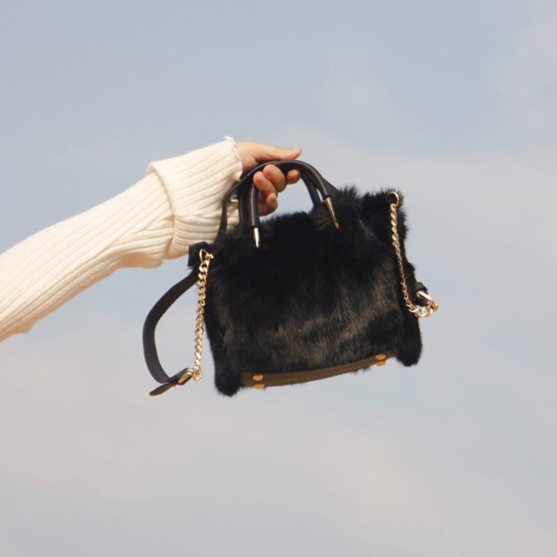 画像15: Woman’ rabbit fur plush portable fur bag handbagモコモコラビットファースクエアトートショルダー ハンドバック メンズにも (15)