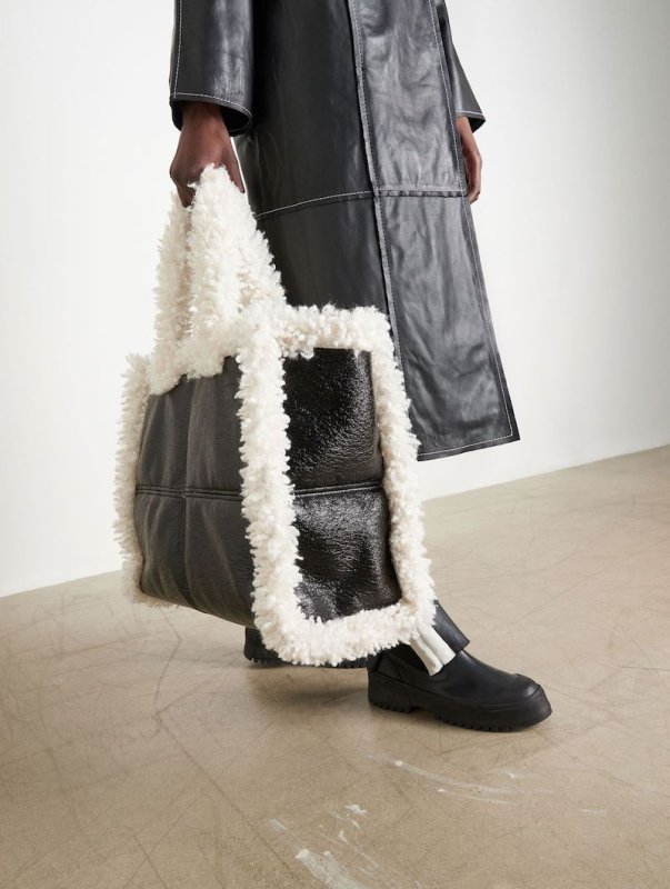 画像3: Woman’soil wax stitching imitation lamb hair handbagモコモコファー付きスクエアトートショルダー ハンドバック メンズにも (3)