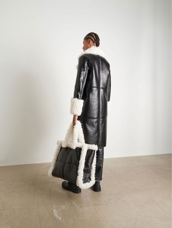 画像4: Woman’soil wax stitching imitation lamb hair handbagモコモコファー付きスクエアトートショルダー ハンドバック メンズにも (4)