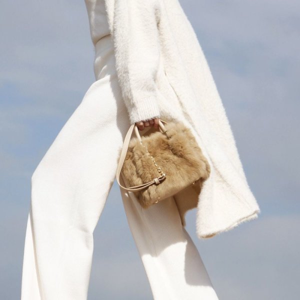 画像1: Woman’ rabbit fur plush portable fur bag handbagモコモコラビットファースクエアトートショルダー ハンドバック　メンズにも (1)