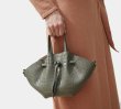 画像1: Woman’ crocodile pattern drawstring wings squid buns mother bag handbag bucket bag shoulder Messenger bag　クロコ型押しバケットバッグショルダーメッセンジャーバッグ (1)