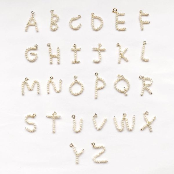 画像1: retro baroque pearls letters gold-plated Handmade Earring Earring Necklace 　選べるパールアルファベットロゴ ピアス イヤリング  ネクッレスペンダントヘッド に  (1)