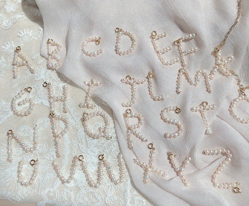 画像9: retro baroque pearls letters gold-plated Handmade Earring Earring Necklace 　選べるパールアルファベットロゴ ピアス イヤリング  ネクッレスペンダントヘッド に  (9)