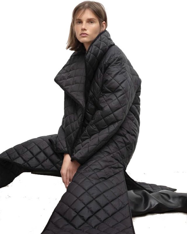 画像1: Women's quilted side slitLlong Coat    キルティング薄手ダウンロングコート (1)