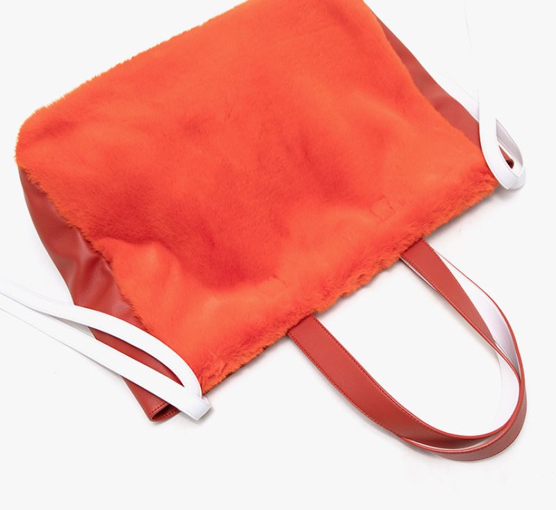 画像6: Woman’s  oversized shopping bag soft and comfortable fur plush color matching large tote bag ファー ラージトートバッグ ショルダーバック  (6)