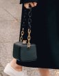画像2: Woman’s simple chain square box  mini  shoulder  messenger bag　シンプルチェーンスクエアボックスショルダートートハンドバッグ (2)