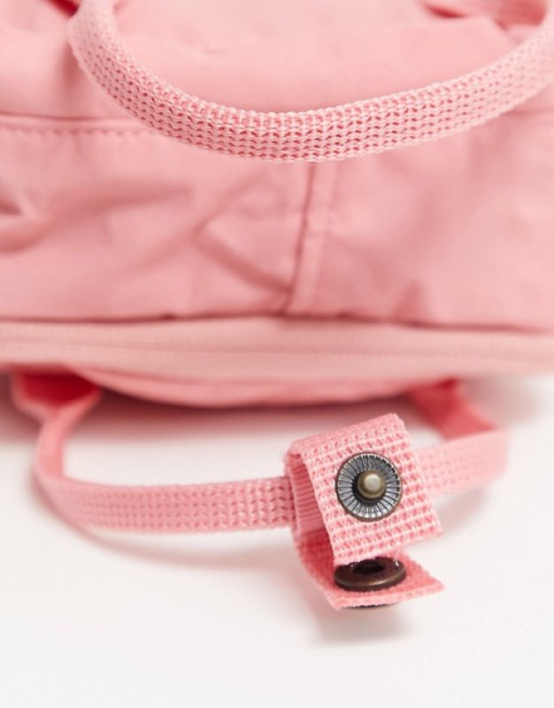 画像4: Fjallraven Kanken  crossbody sling bag in pink フェールラーベン カンケンクロスボディスリングバッグミニバッグ ウエストポーチ (4)