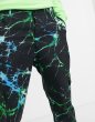 画像4:  Men's  tapered cargo trousers with toggles with abstract print  メンズアブストラクトプリントトグル付きテーパードカーゴパンツ ジョガーパンツ (4)