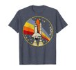 画像3:  NASA Shuttle Launch Into Rainbow Graphic T-Shirt C1　　ナサNASA レインボーグラフィックTシャツC ユニセックス男女兼用 (3)