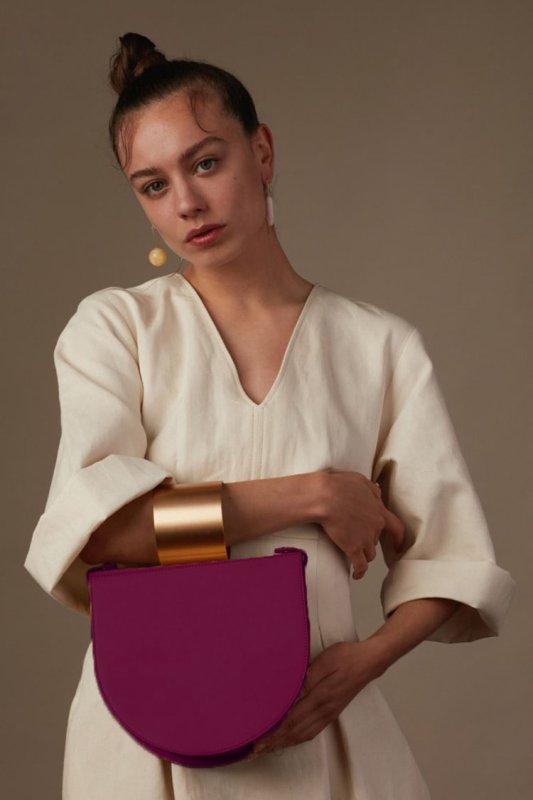 画像7: Woman’s metal bracelet single shoulder strap saddle bag  金属ブレスレットシングルショルダーストラップサドルバッグ トートバッグ (7)