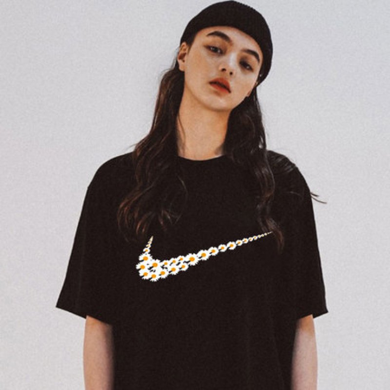 画像1: Unisex Daisy Flower Nlogo short sleeve T-shirt  男女兼用 デイジースラッシュプリント 半袖Tシャツ プルオーバー (1)
