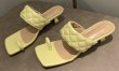 画像7: Women  fine heel Square head Quilted Sandals 　スクエアヘッドレザーキルティングヒールサンダル   (7)