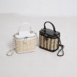 画像4: Woman’s grass woven rattan bag woven portable  box small square messenger bag   ポータブルボックス型ハンドバック　斜め掛け (4)