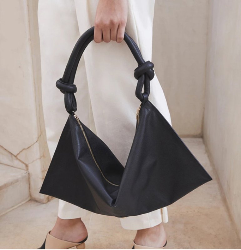 画像5: soft leather zipper twisted shoulder strap  bag ソフトレザージッパーツイストショルダーストラップバッグ (5)