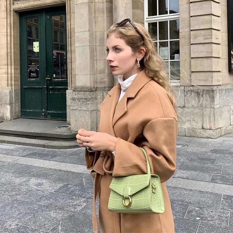 画像8:  portable messenger shoulder  tote Pochette bag クロコ柄ポータブルチェーントートショルダーハンドバッグ 　 (8)