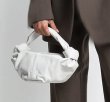 画像7: knotted handbag dumpling bag hand carry soft leather horns underarm bag 　ソフトレザーホーントートショルダーバックハンドバッグ　 (7)