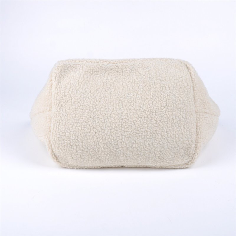 画像6: Woman’s lamb hair  large capacity commuter tote shoulder bag plush bag   ナンバー11ウールファートートショルダーバッグ (6)