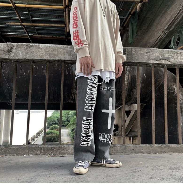 画像2: Men's hand-painted graffiti ins letters religious cross men and women loose casual jeans ユニセックスパンツ男女兼用グラフィティインスレタージーンズ (2)