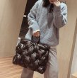 画像8: Quilted tote bag with down　ダウン入りキルティングサークルハンドルトートバック  (8)