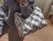 画像7: Quilted tote bag with down　ダウン入りキルティングサークルハンドルトートバック  (7)