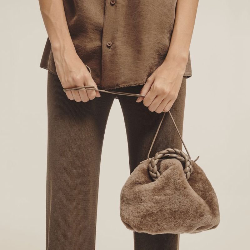 画像4: plush design mini bucket tote bag    もこもこファーミニバケットバッグトートショルダー2WAY ハンドバック (4)