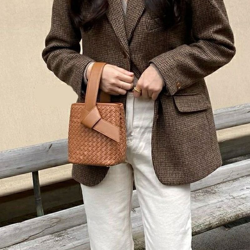 画像3: Woman’s  woven lace-up portable bucket bag レザーメッシュポータブルバケットバッグトートバッグ (3)